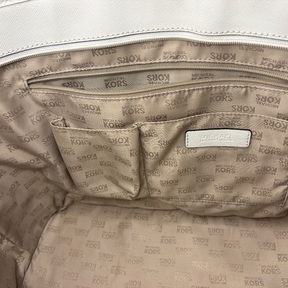 Michael Kors Violet Leather Large Carryall Tote Bag Purse Optic White - Picture 8 of 8